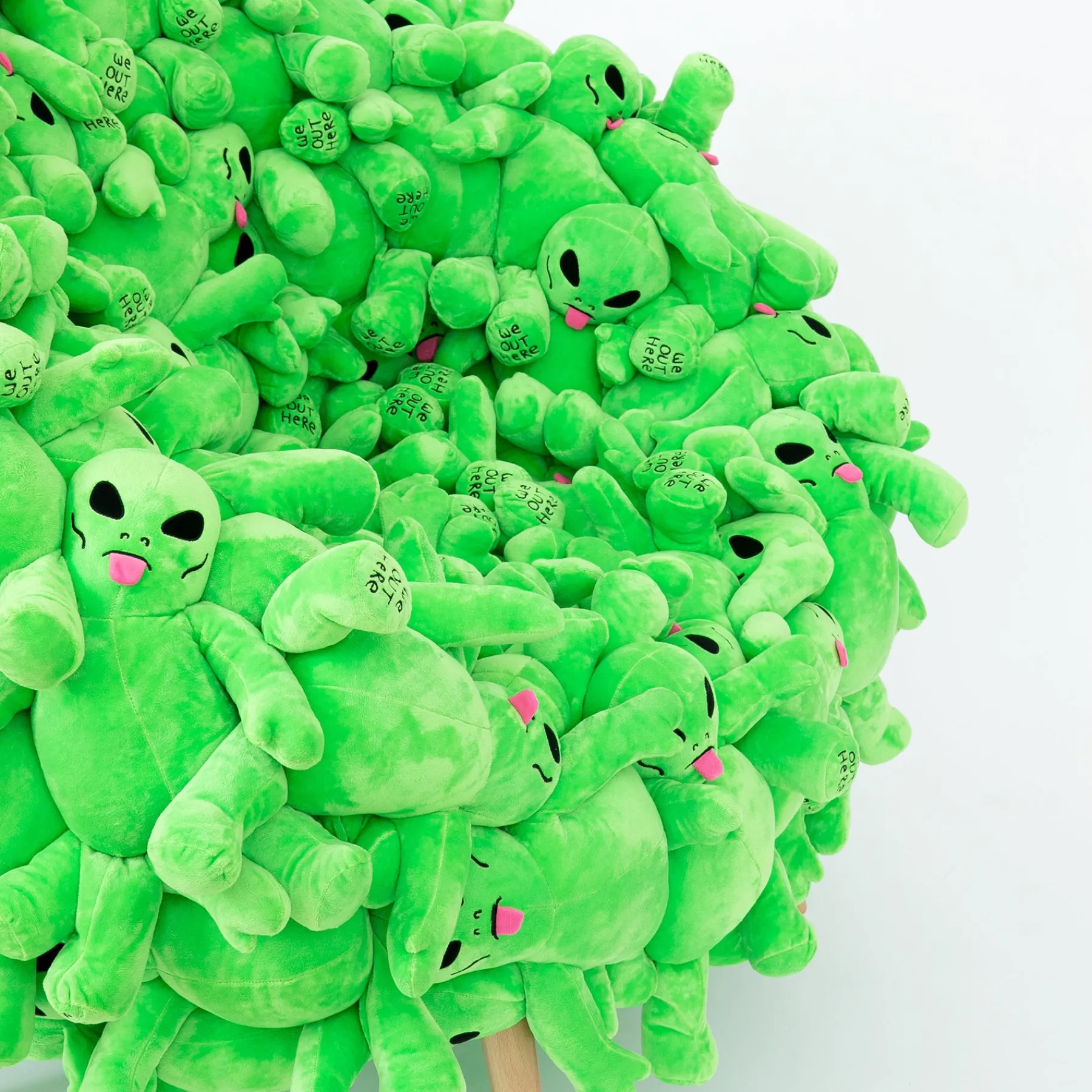 Ripndip Plush Dolls|Furniture / Statues<Alien Plush Chair