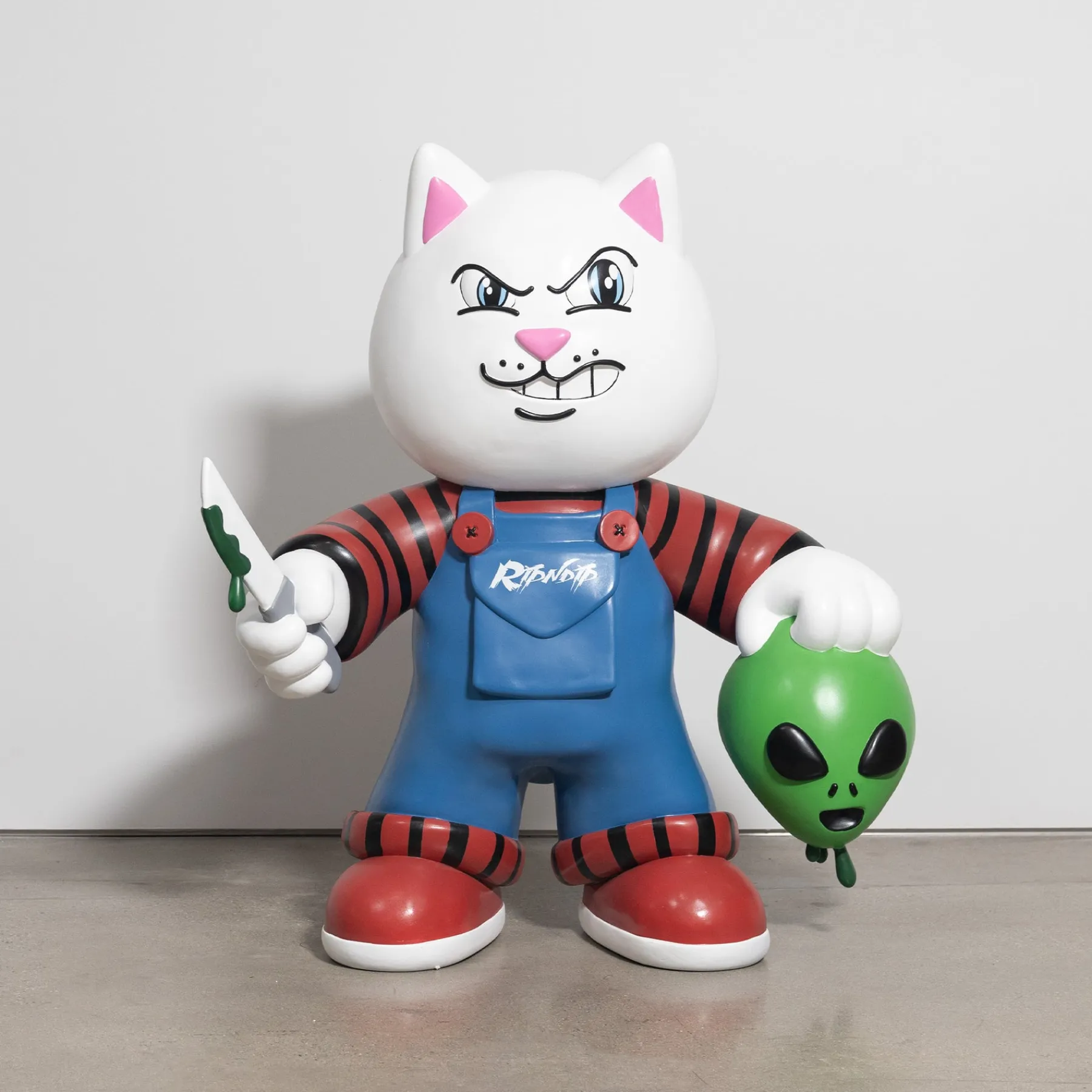 Ripndip Furniture / Statues<Childs Play 4ft Figure