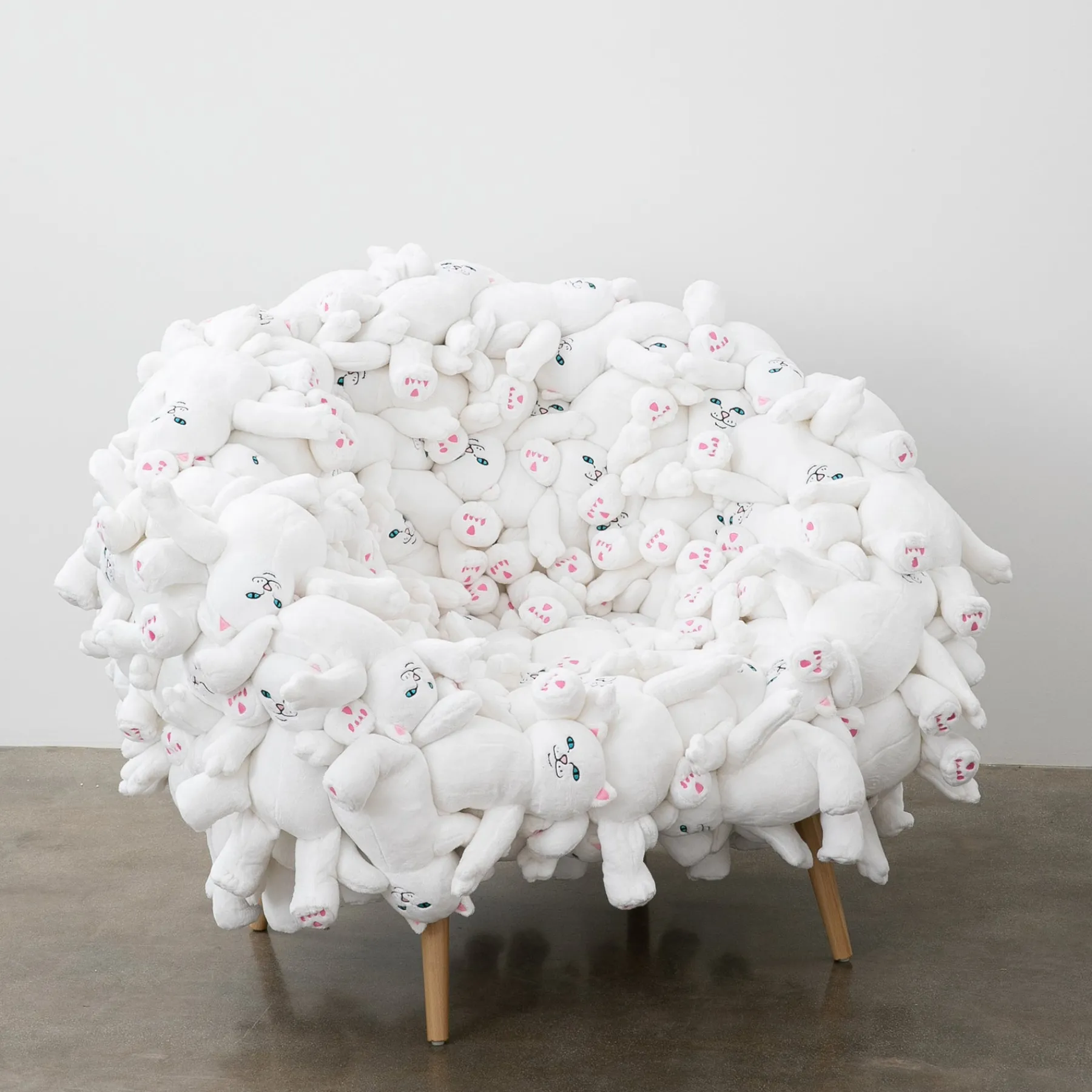 Ripndip Plush Dolls|Furniture / Statues<Nerm Plush Chair